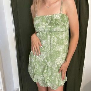 adorable green and white patterned summer dress!!